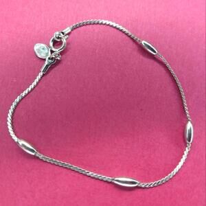 AVON Dainty Silver Chain Bracelet 7"